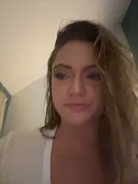 Snapshot of ToniVice chatting on October 6, 2025, 5:38 am ToniVice online show from October 6, 2025, 5:38 am