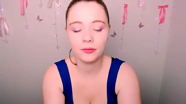 Sun Alexia online show from April 14, 2026, 7:53 pm