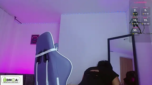 Miss scarllet  online show from March 5, 2026, 1:18 pm