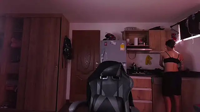 Cutie Shy  online show from March 21, 2026, 1:26 pm