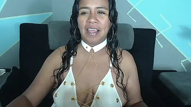 Snapshot of saggil23 chatting on October 15, 2025, 11:05 pm saggil23 online show from October 15, 2025, 11:05 pm