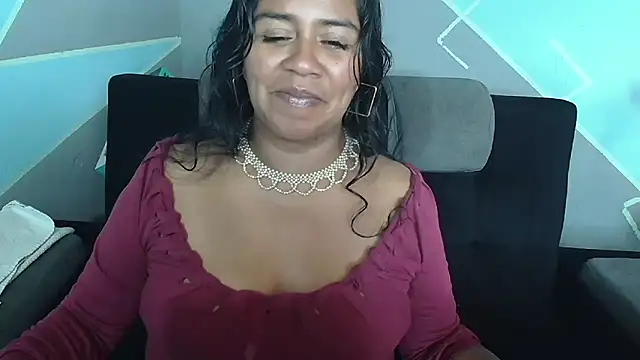 Snapshot of saggil23 chatting on October 27, 2025, 5:28 pm saggil23 online show from October 27, 2025, 5:28 pm