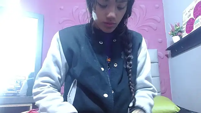 Snapshot of camilawilliams707rs chatting on February 17, 2026, 12:18 am camilawilliams707rs online show from February 17, 2026, 12:18 am