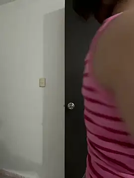 lolitalamasbonita01 online show from February 12, 2025, 9:22 pm