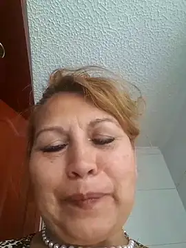 Snapshot of Kazsandraa chatting on May 1, 2026, 9:08 pm Kazsandraa online show from May 1, 2026, 9:08 pm