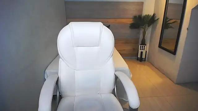 liseth fox online show from December 12, 2024, 9:58 pm