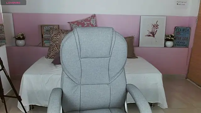 liseth fox online show from December 14, 2024, 6:41 pm