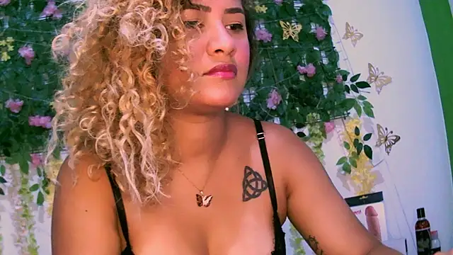 Crysrus online show from February 1, 2025, 12:29 am