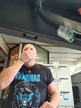 Alwaysreadysex69 online show from March 16, 2026, 2:32 pm