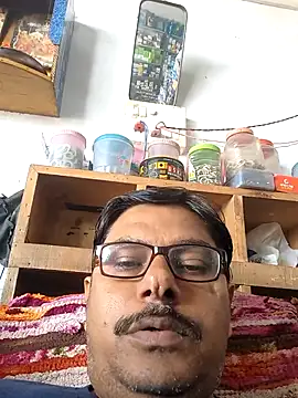 Snapshot of Srmotrs chatting on September 18, 2025, 5:31 am Srmotrs online show from September 18, 2025, 5:31 am