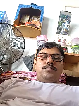 Snapshot of Srmotrs chatting on September 25, 2025, 6:39 am Srmotrs online show from September 25, 2025, 6:39 am