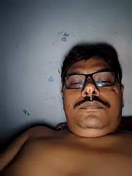Snapshot of Srmotrs chatting on October 5, 2025, 6:50 pm Srmotrs online show from October 5, 2025, 6:50 pm