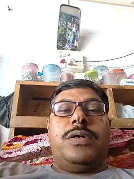 Snapshot of Srmotrs chatting on October 9, 2025, 7:39 am Srmotrs online show from October 9, 2025, 7:39 am