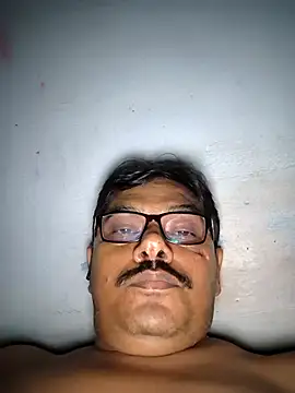 Snapshot of Srmotrs chatting on October 9, 2025, 7:45 pm Srmotrs online show from October 9, 2025, 7:45 pm