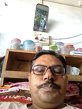 Snapshot of Srmotrs chatting on October 11, 2025, 5:17 am Srmotrs online show from October 11, 2025, 5:17 am