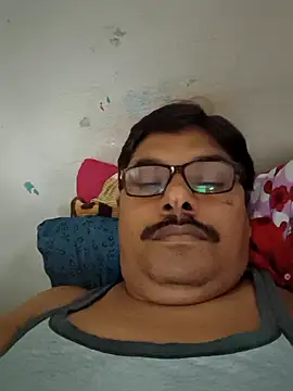 Snapshot of Srmotrs chatting on October 22, 2025, 3:18 am Srmotrs online show from October 22, 2025, 3:18 am