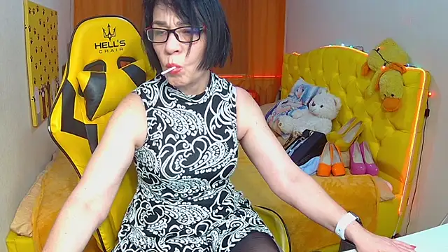 SandraHormas online show from February 17, 2025, 5:10 pm