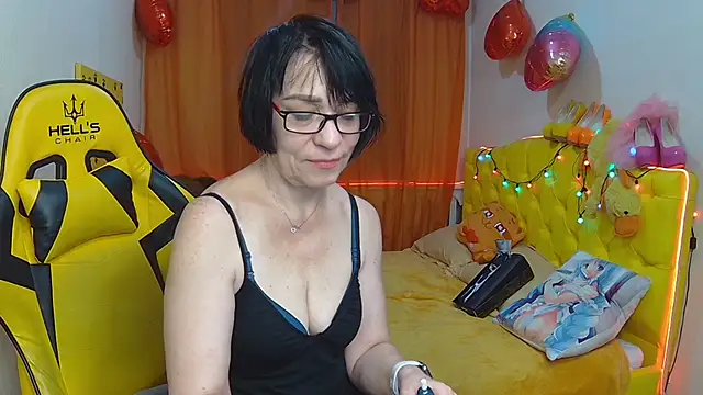 SandraHormas online show from March 19, 2025, 5:50 pm