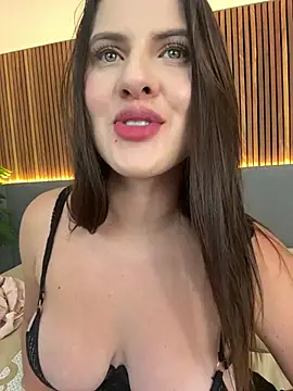 Snapshot of EmiilyAdams_ chatting on December 10, 2024, 9:11 pm EmiilyAdams online show from December 10, 2024, 9:11 pm