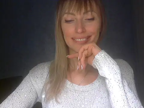 EffectMaya online show from February 1, 2026, 8:07 pm