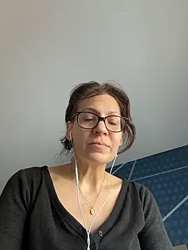 BeautifulMesss online show from April 14, 2026, 8:37 pm