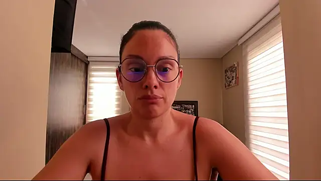 anabel 025 online show from May 20, 2026, 4:24 pm