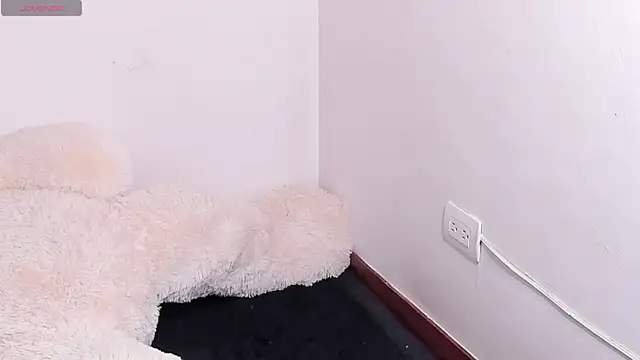 Snapshot of rousesuly chatting on January 18, 2025, 2:03 am rousesuly online show from January 18, 2025, 2:03 am