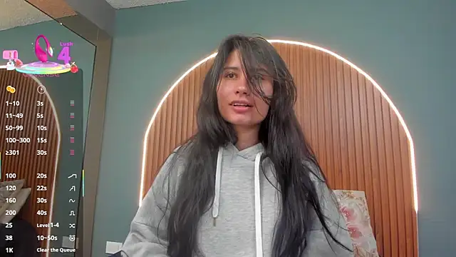 NayeCloud online show from January 9, 2026, 3:31 am