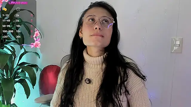 NayeCloud online show from April 15, 2026, 2:24 pm