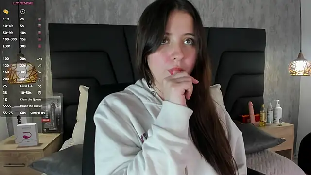 Snapshot of Sabrina_Lennox chatting on March 13, 2025, 1:43 am Sabrina Lennox online show from March 13, 2025, 1:43 am