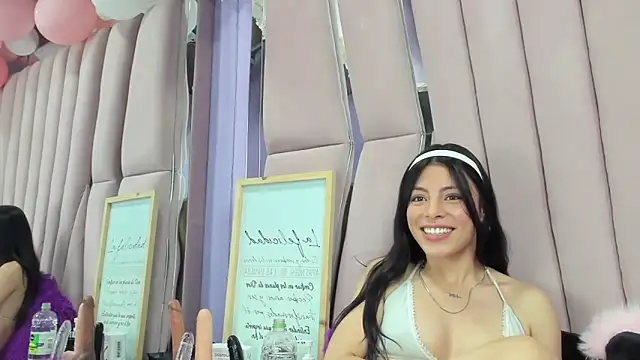 Sasha Petitte online show from September 30, 2025, 3:33 am