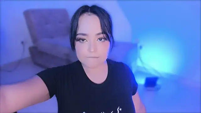 Snapshot of ValeryySoto_ chatting on February 14, 2025, 12:30 am ValeryySoto online show from February 14, 2025, 12:30 am