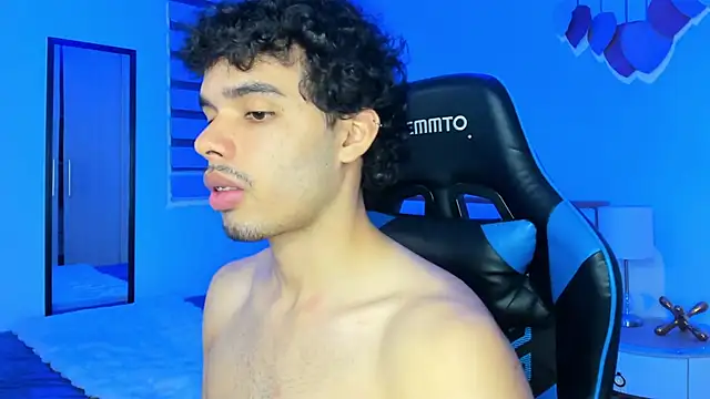 mateoleonee online show from February 7, 2025, 2:19 am