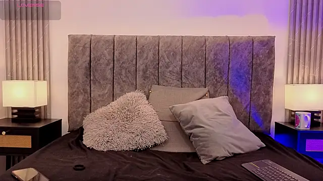 Ema Stone65 online show from September 17, 2025, 9:16 pm