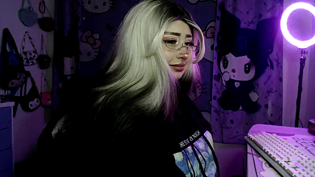 lussyevans24 online show from March 23, 2026, 4:16 am