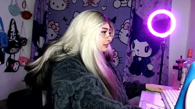 lussyevans24 online show from May 30, 2026, 4:31 am