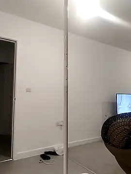 Cinderella Jewels  online show from April 5, 2026, 8:17 pm