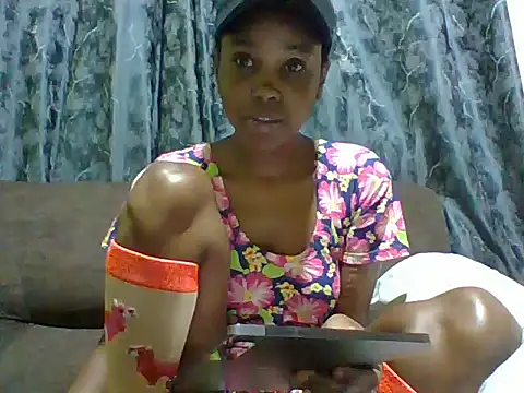 Snapshot of miss_lyne001 chatting on October 29, 2025, 2:30 pm miss lyne001 online show from October 29, 2025, 2:30 pm