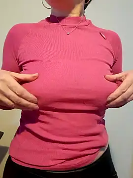 Snapshot of Viola8p chatting on March 8, 2026, 1:26 pm Viola8p online show from March 8, 2026, 1:26 pm