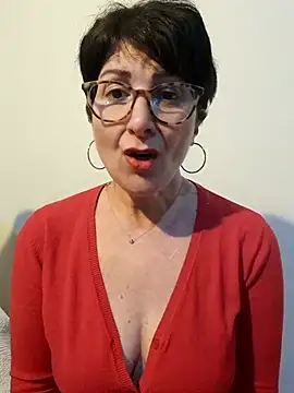 Snapshot of Viola8p chatting on March 26, 2026, 4:45 pm Viola8p online show from March 26, 2026, 4:45 pm