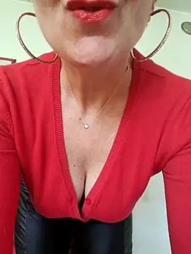 Snapshot of Viola8p chatting on March 28, 2026, 9:31 am Viola8p online show from March 28, 2026, 9:31 am