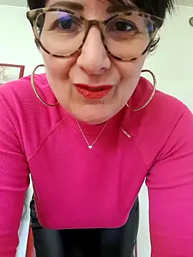 Snapshot of Viola8p chatting on March 31, 2026, 12:05 pm Viola8p online show from March 31, 2026, 12:05 pm