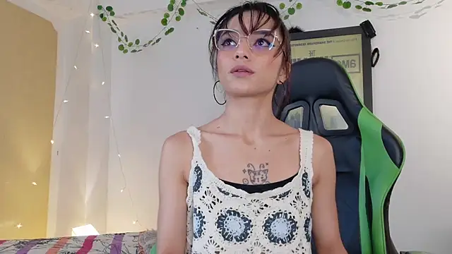 kittyzenn online show from April 7, 2026, 2:17 pm