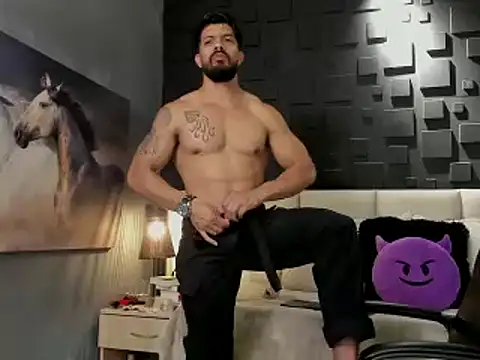 Snapshot of DannSaenz chatting on February 6, 2025, 12:11 am DannSaenz online show from February 6, 2025, 12:11 am
