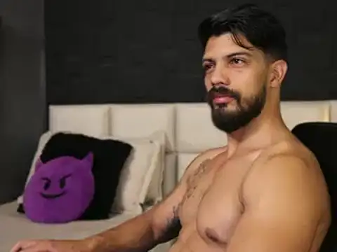 Snapshot of DannSaenz chatting on February 16, 2025, 10:54 am DannSaenz online show from February 16, 2025, 10:54 am