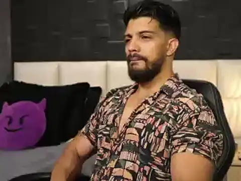 Snapshot of DannSaenz chatting on February 20, 2025, 12:47 pm DannSaenz online show from February 20, 2025, 12:47 pm