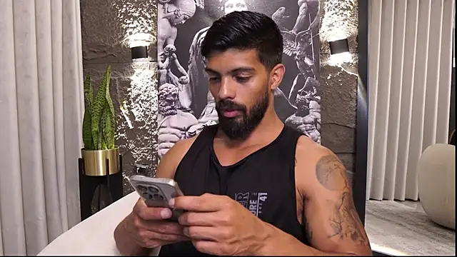 Snapshot of DannSaenz chatting on March 27, 2026, 1:22 pm DannSaenz online show from March 27, 2026, 1:22 pm