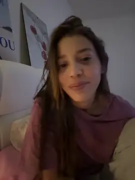 Snapshot of DanielaSaenz0 chatting on September 20, 2025, 4:24 am DanielaSaenz0 online show from September 20, 2025, 4:24 am