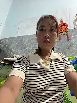 Linaannn online show from March 9, 2026, 11:42 pm