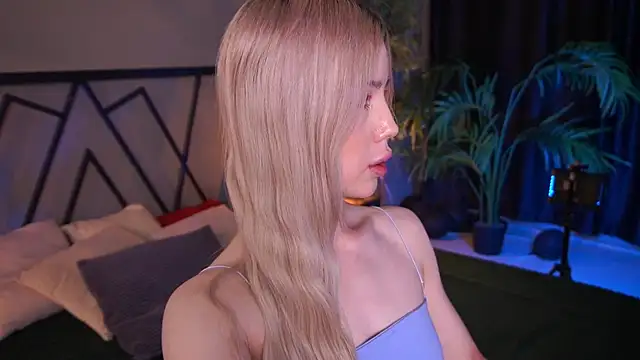 LindaThacker online show from April 18, 2026, 4:16 am